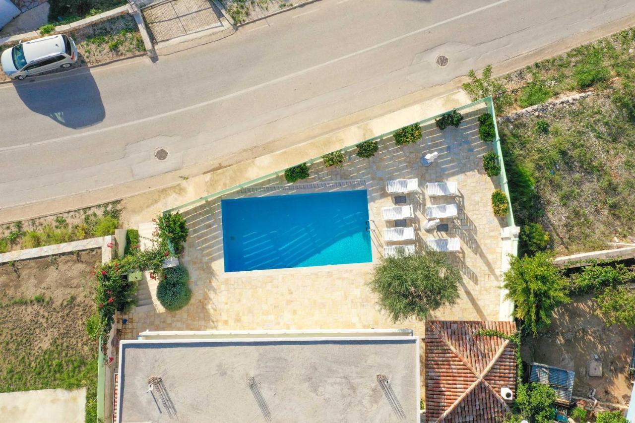 Villa Aleandro Ксамил Екстериор снимка